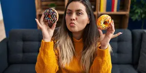پرخوری عصبی چیست و چگونه درمان میشود؟